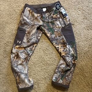 Cold Gear Under Armour RealTree Camo - Women's size XL